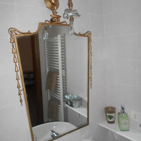 Jackie O' A La Maison